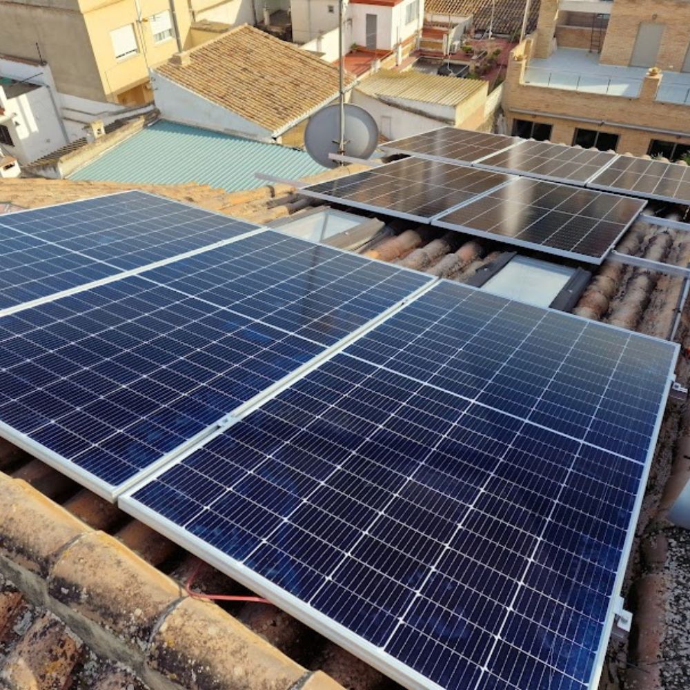 Paneles solares instalados por MatBru